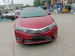 Toyota Corolla 2015 Red