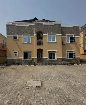 3bdrm Block of Flats in Chevron Estate, Lekki for rent