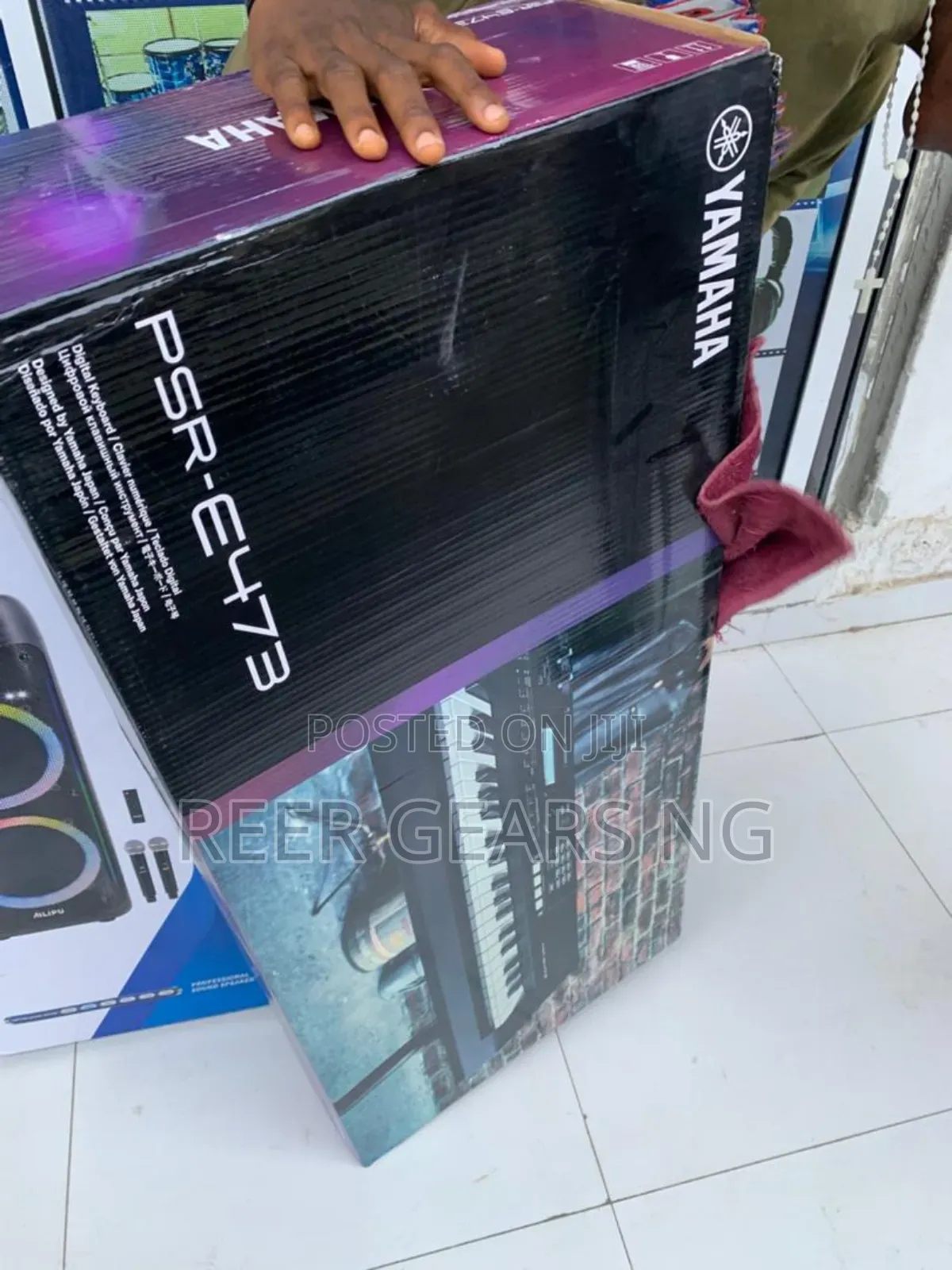 Yamaha PSR E473 Professional Keyboard