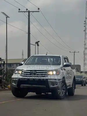 Toyota Hilux 2016 White