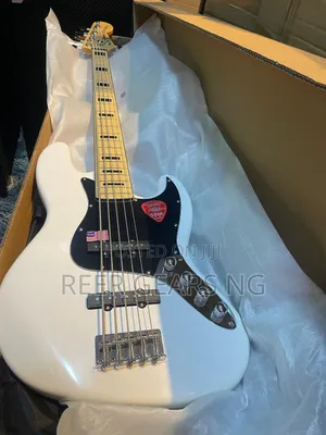 White Fender Jazz Bass 5 Strings Active Bass Guitar