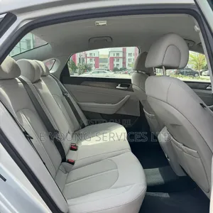 Hyundai Sonata Sport 4dr Sedan (2.4L 4cyl 6A) 2015 Silver