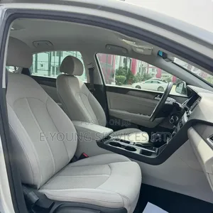 Hyundai Sonata Sport 4dr Sedan (2.4L 4cyl 6A) 2015 Silver