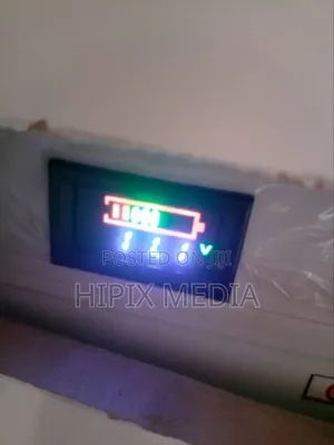 532 Wh Solar Generator