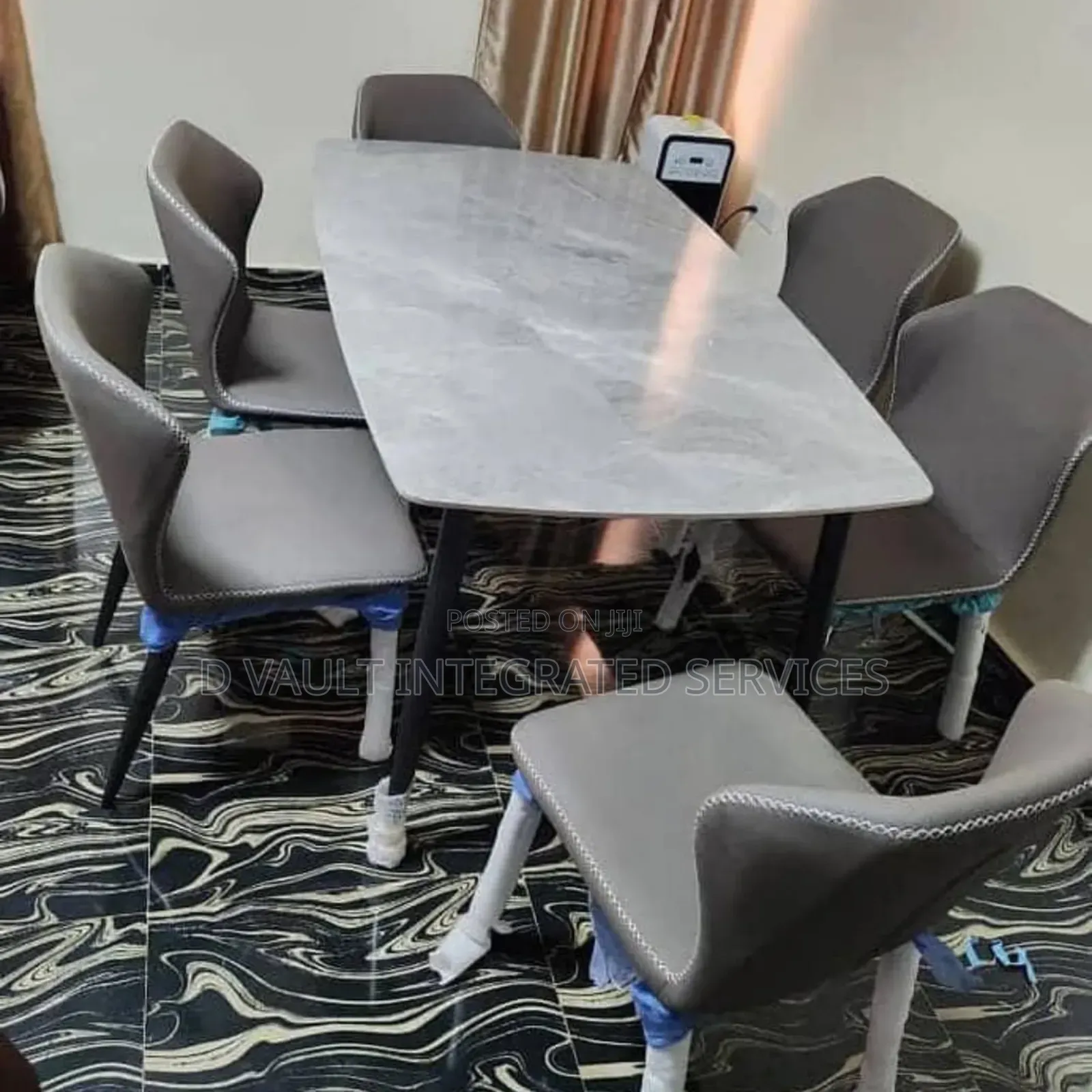 Modern 6 Seater Marble Dining