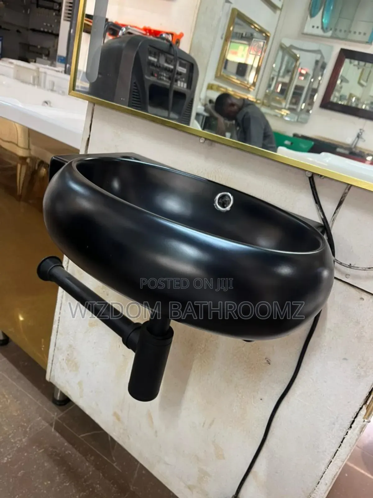 Executive Black Hanging Basin