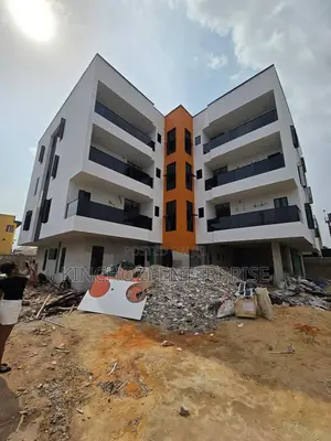 3bdrm Apartment in Ikeja Gra for sale