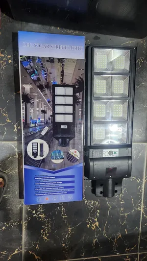 8 Eyes Solar Street Light With Long Lasting Battery