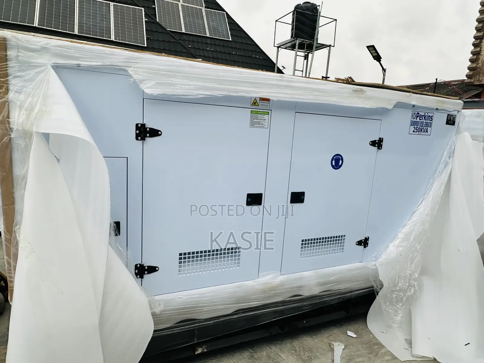 250kva Perkins Soundproof Diesel Gener