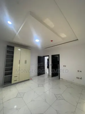 2bdrm Apartment in Lekki Phase 1 for rent
