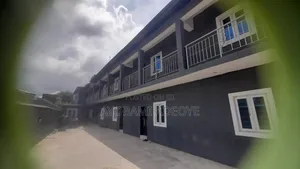 Mini Flat in Lakowe Phase 2 for rent