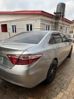 Toyota Camry 2016 Silver