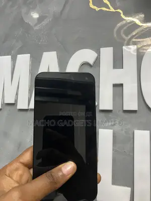 Apple iPhone 16e 128 GB Black