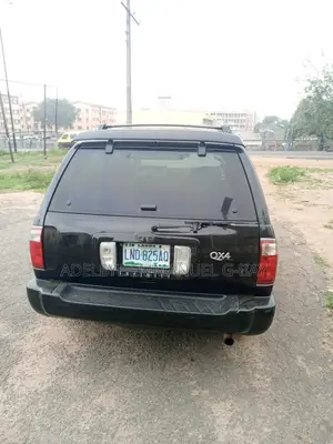 Infiniti QX4 2003 Black