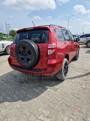 Toyota RAV4 2.5 2011 Red