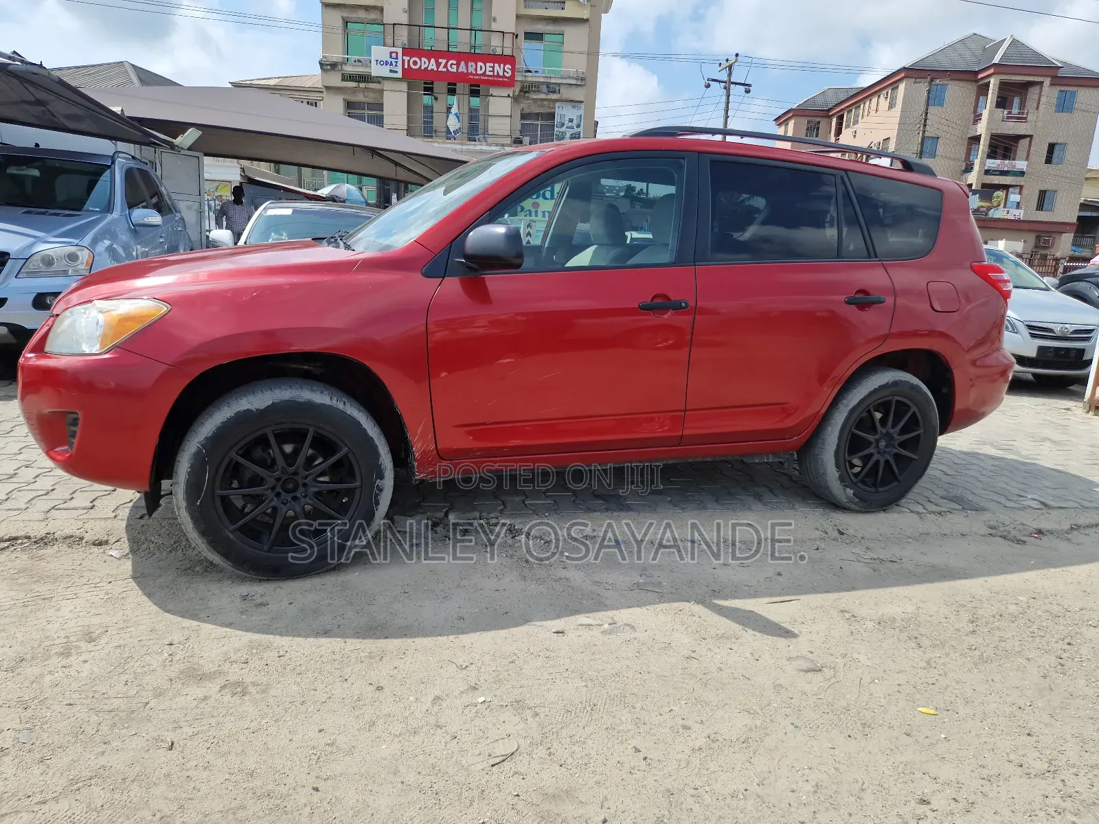 Toyota RAV4 2.5 2011 Red