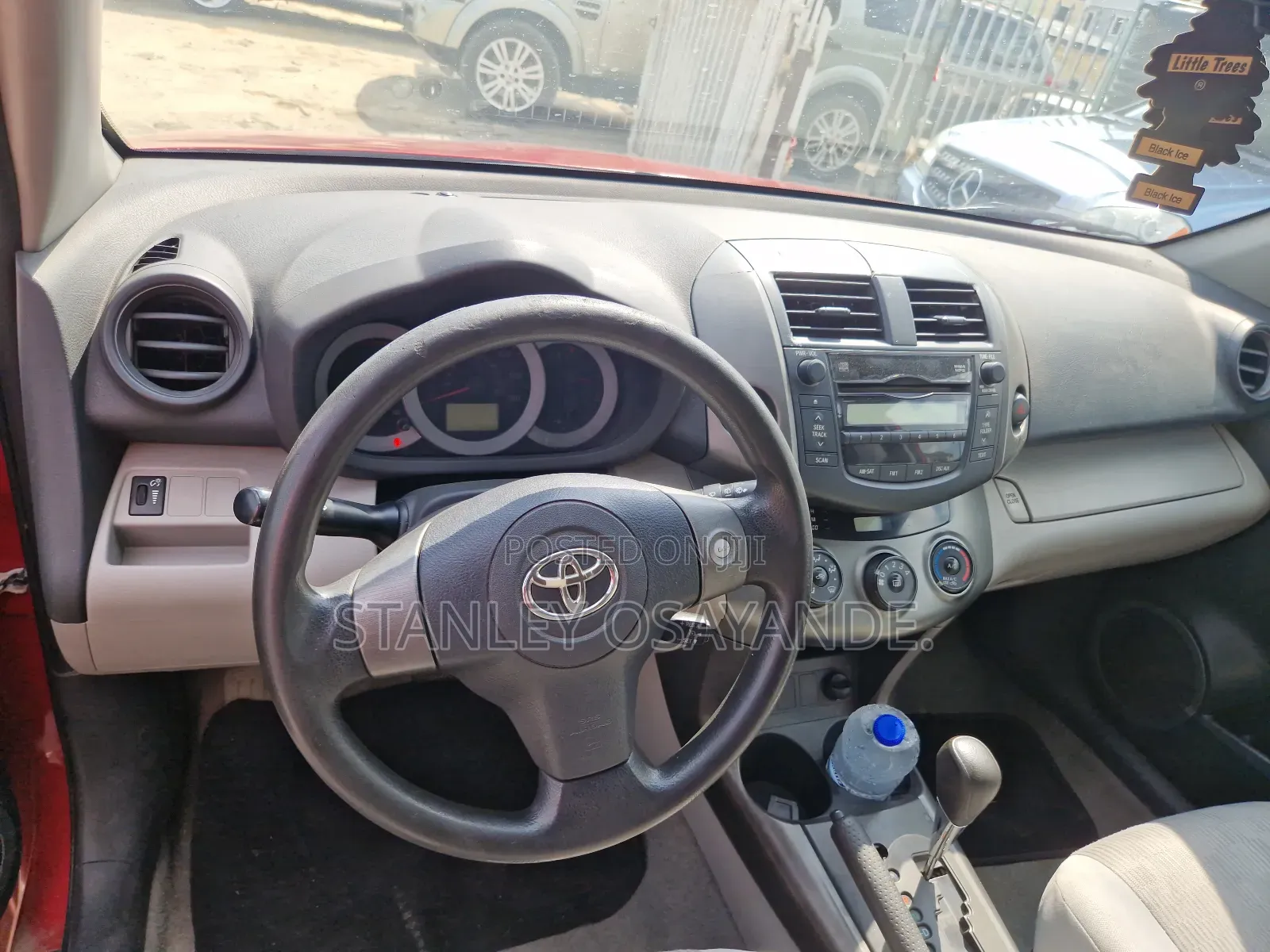 Toyota RAV4 2.5 2011 Red