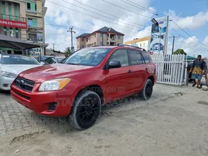 Toyota RAV4 2.5 2011 Red