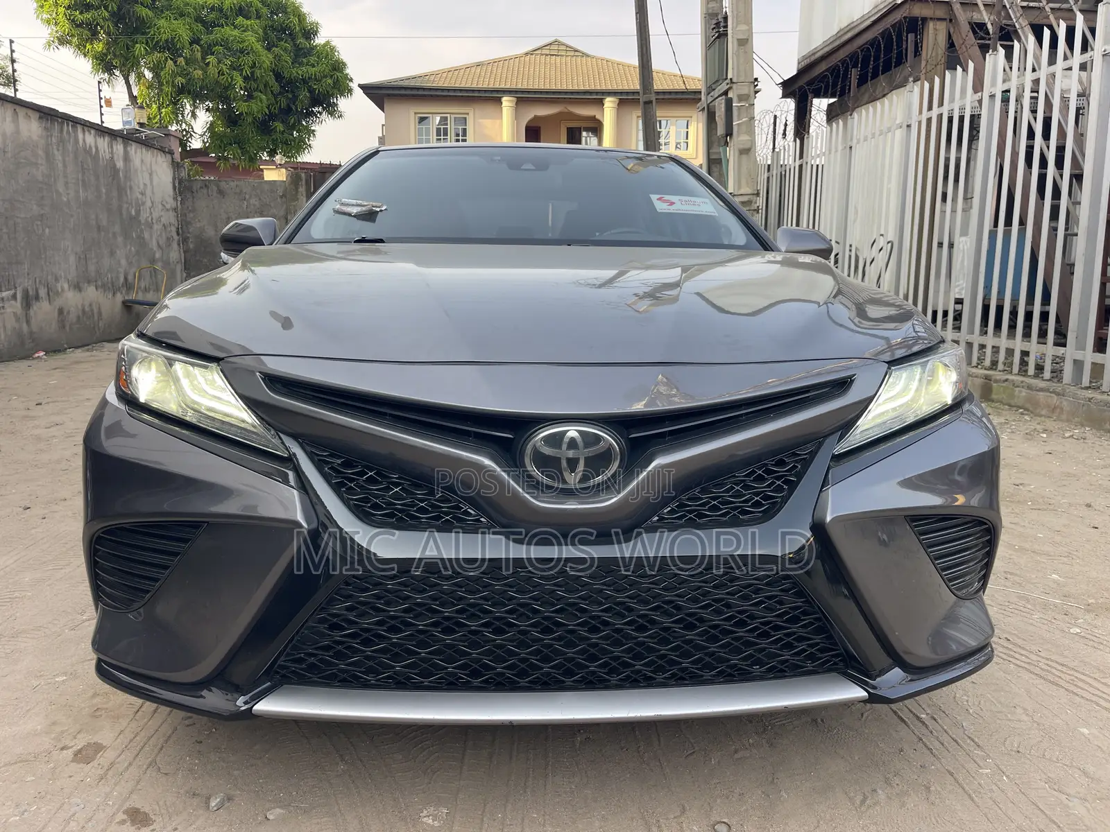 Toyota Camry 2019 Gray