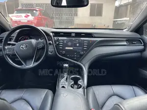 Toyota Camry 2019 Gray
