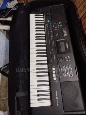 PSR Sx900 Uk Used Keyboard Used Very Clean and Neat