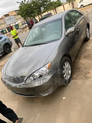 Toyota Camry LE 4dr Sedan (2.4L 4cyl 5A) 2005 Gray