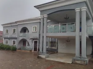 3bdrm Block of Flats in Benin City for rent