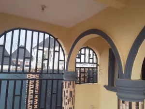 3bdrm Block of Flats in Benin City for rent