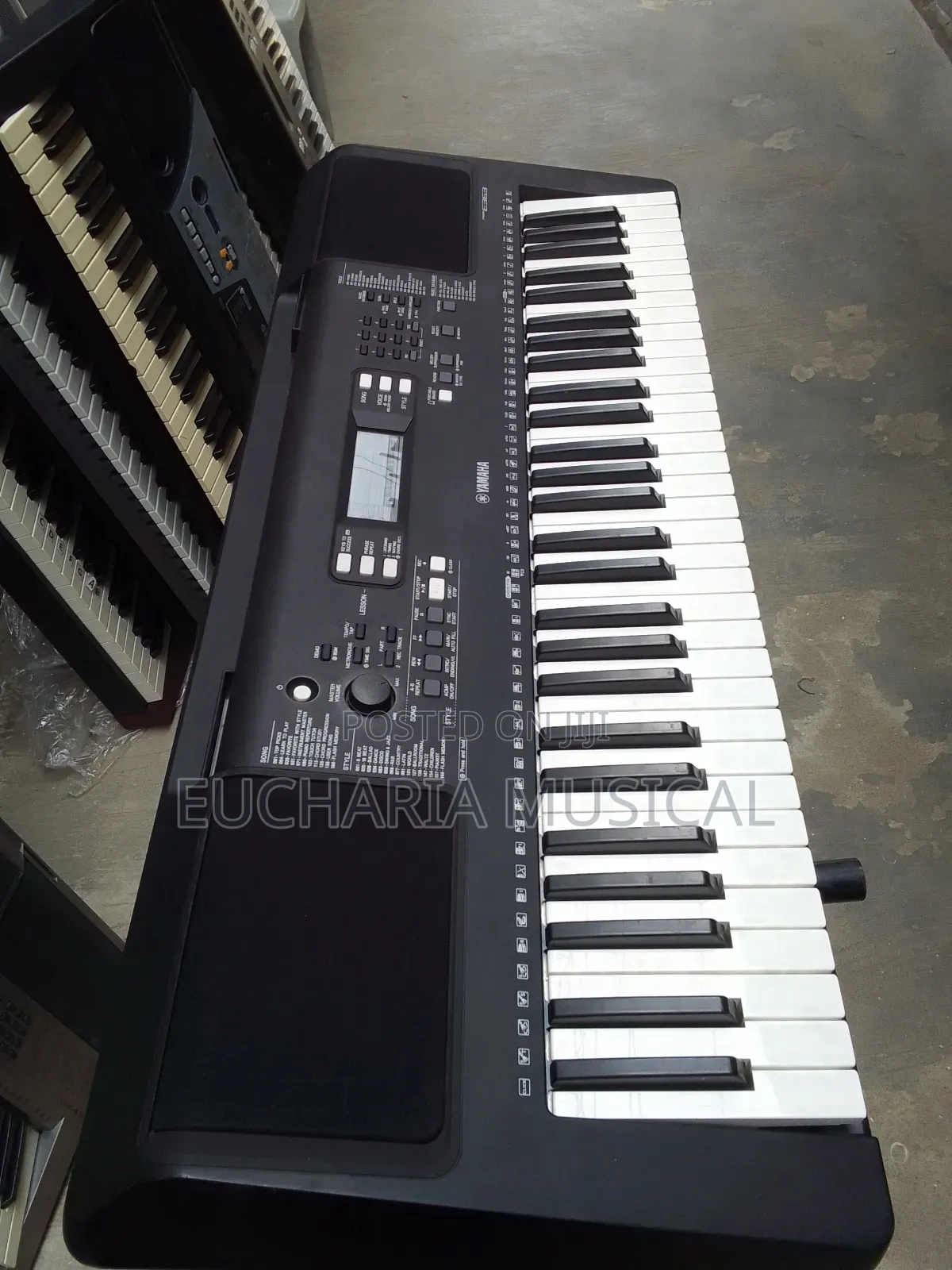 Yamaha PSR-E363 61-Key Portable Keyboard – Clear Sound.