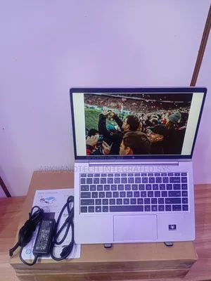 New Laptop HP 250 G8 16GB AMD Ryzen 5 SSD 256GB