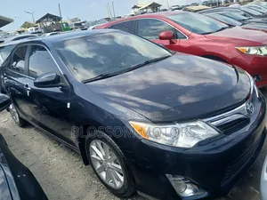 Toyota Camry XLE 4dr Sedan (2.5L 4cyl 6A) 2013 Black