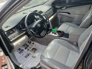 Toyota Camry XLE 4dr Sedan (2.5L 4cyl 6A) 2013 Black