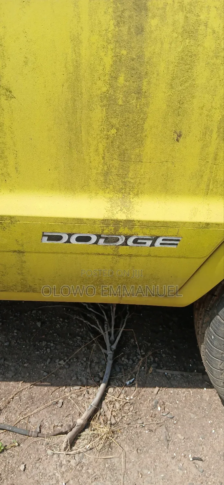 Dodge B2000 2013 Yellow