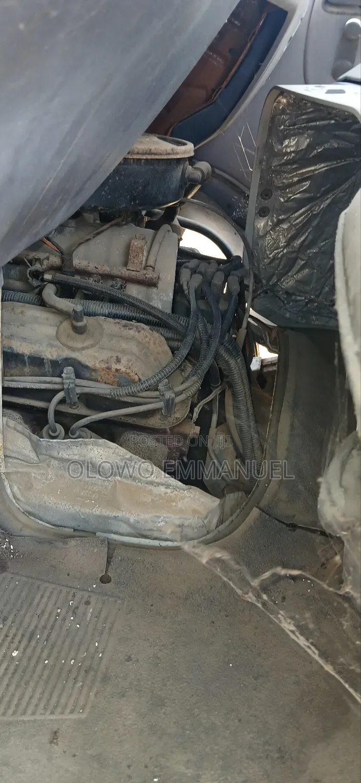 Dodge B2000 2013 Yellow