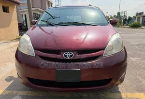 Toyota Sienna XLE 2008 Red