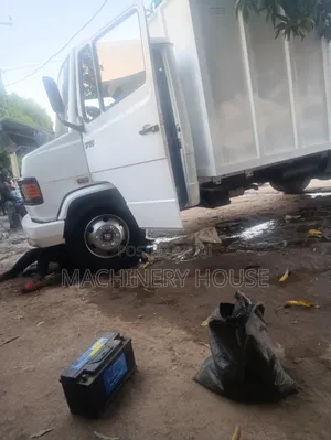 Mercedes Benz Truck 711
