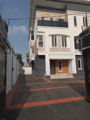 Furnished 7bdrm Duplex in Gowon Estate,, Egbeda for sale