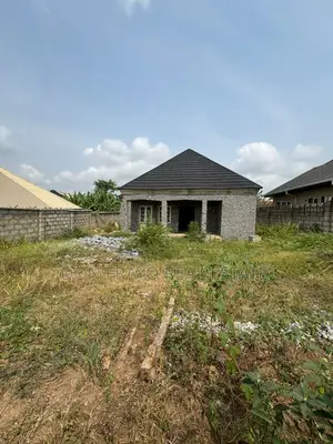 2bdrm Bungalow in Sheu Ologuneru for sale