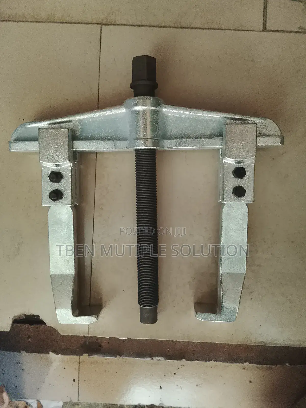 2 Leg Universal Puller Heavy Duty 12"