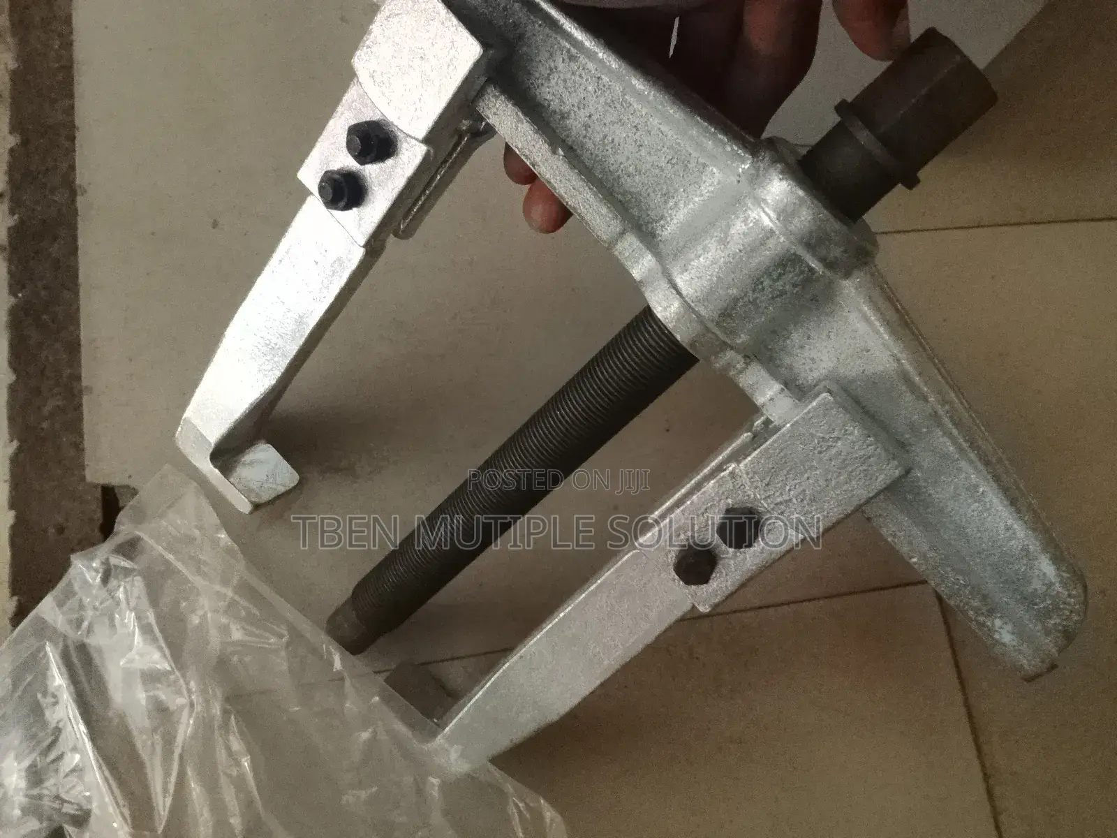 2 Leg Universal Puller Heavy Duty 12"