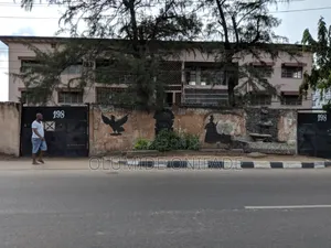 Furnished 3bdrm Bungalow in Ikorodu Road,Close for sale