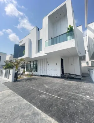 Furnished 5bdrm Duplex in Chevron for sale