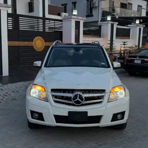 Mercedes-Benz GLK-Class 350 4MATIC 2010 Off white