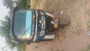 TVS King Cargo 2021 Yellow