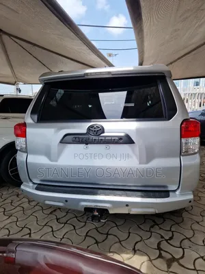 Toyota 4-Runner SR5 4WD 2012 Silver