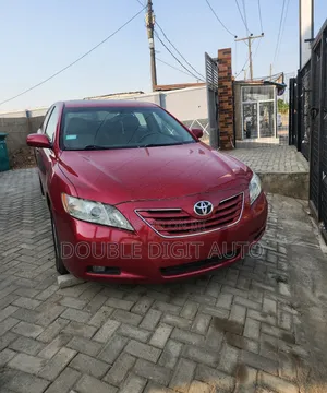 Toyota Camry XLE 4dr Sedan (2.5L 4cyl 6AM) 2010 Red
