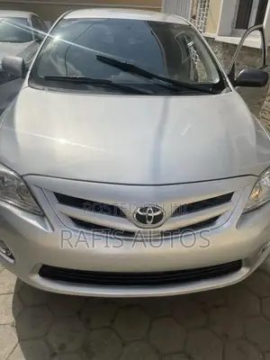 Toyota Corolla L 4dr Sedan (1.8L 4cyl 5M) 2013 Silver
