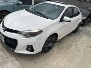Toyota Corolla 2012 White