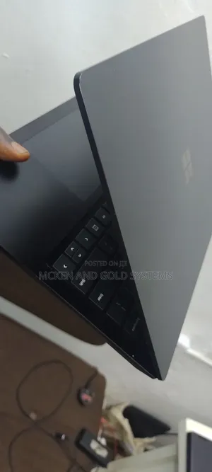Laptop Microsoft Surface Book 3 16GB Intel Core i7 SSD 512GB
