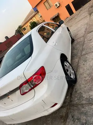 Toyota Corolla 2011 White